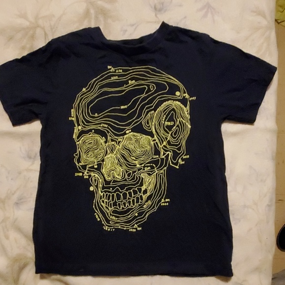 7 shirts - Picture 2 of 7